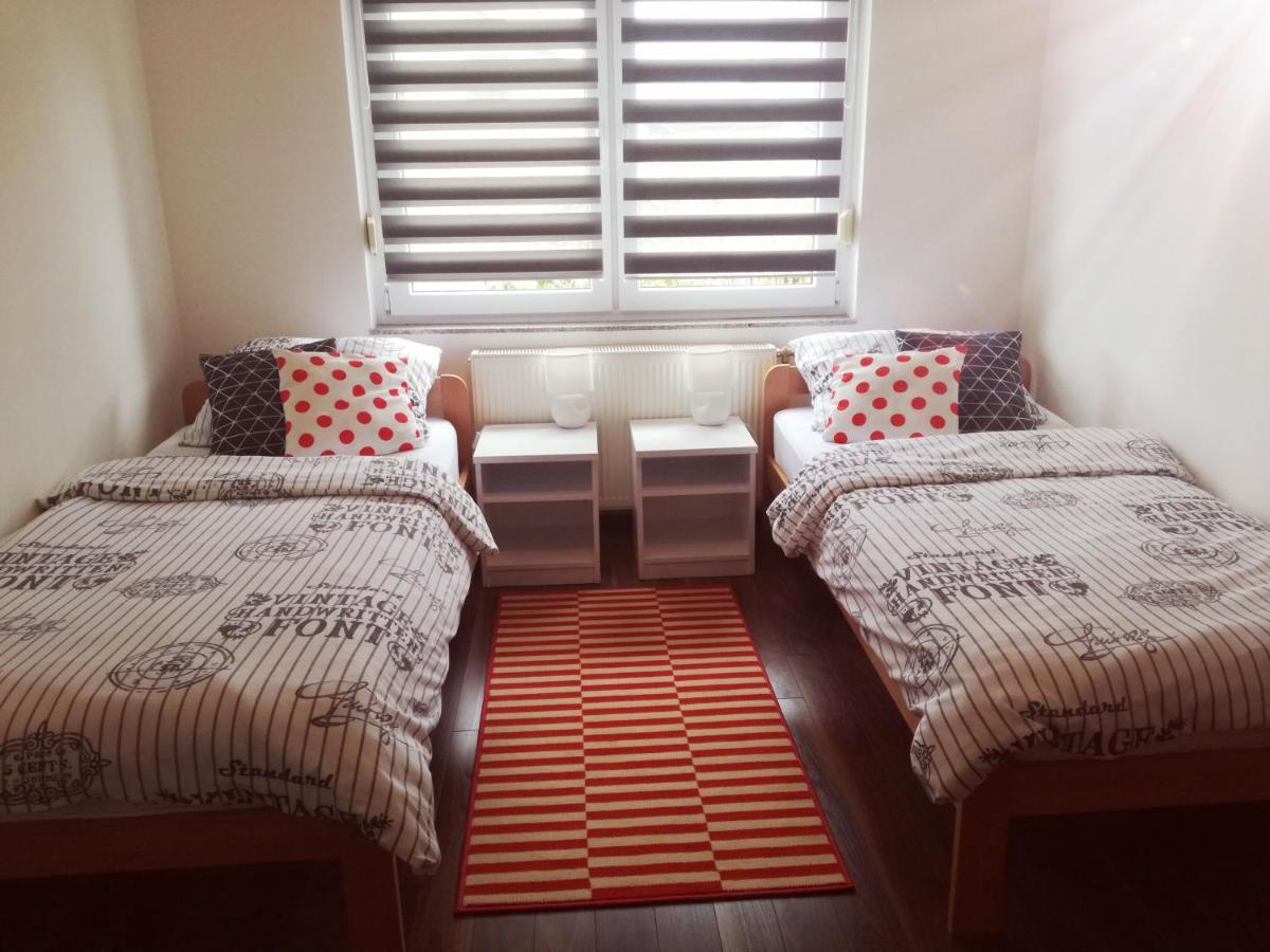 Apartman Maja Apartment Otocac Bagian luar foto