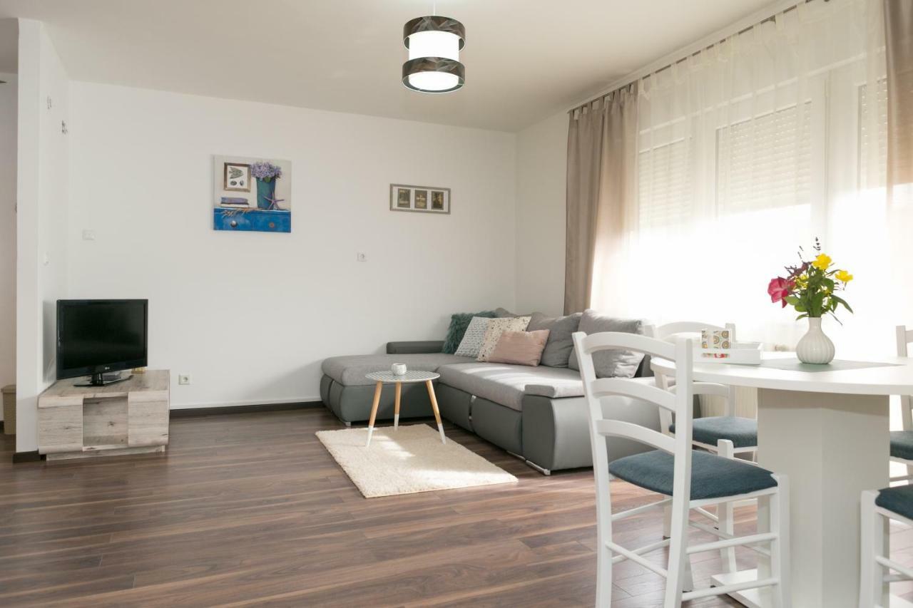 Apartman Maja Apartment Otocac Bagian luar foto