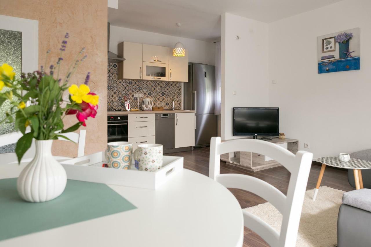 Apartman Maja Apartment Otocac Bagian luar foto