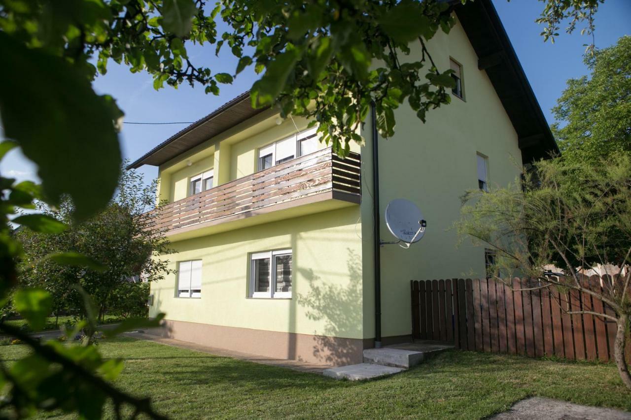 Apartman Maja Apartment Otocac Bagian luar foto