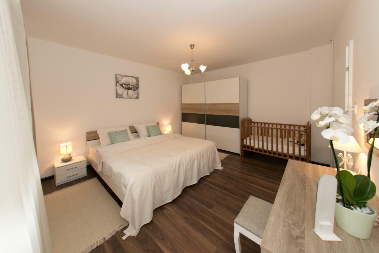 Apartman Maja Apartment Otocac Bagian luar foto